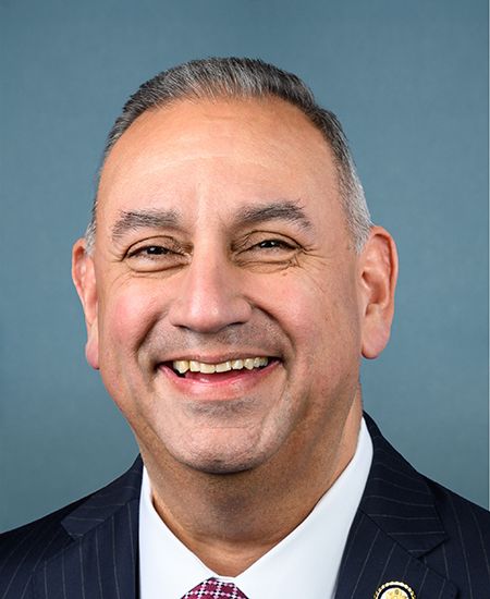 Gil Cisneros