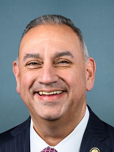 Gil Cisneros